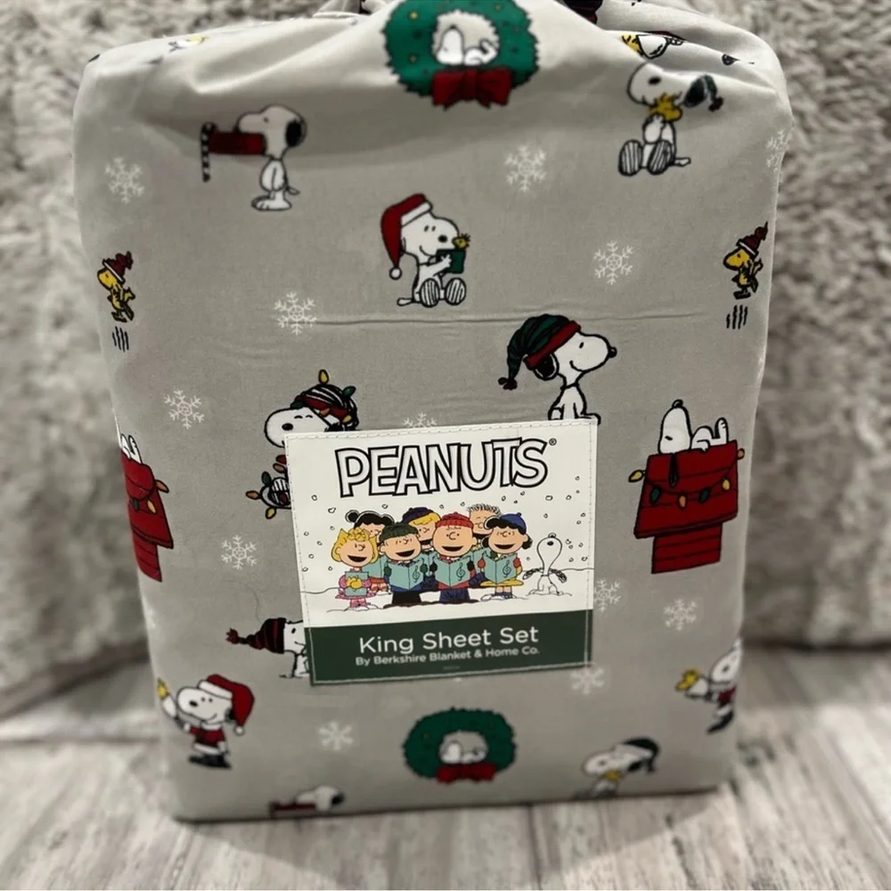 Berkshire Snoopy Christmas Holiday Gray Peanuts King Sheet Set